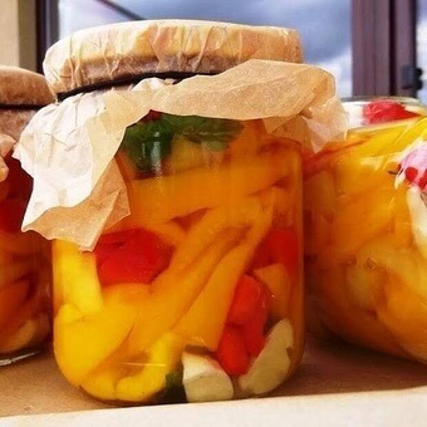 Маринованый болгарский перец с хреном (коренья)