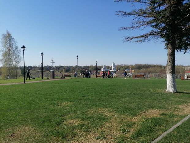 В Ржеве продолжается благоустройство городских территорий В Ржеве продолжается благоустройство городских территорий