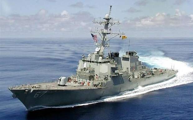 Миноносец ВМС США поспешил покинуть Черное море, узнав о планах России