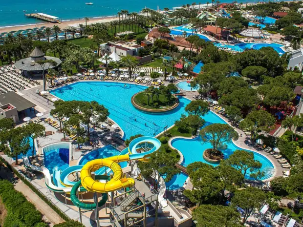 Владельцы отелей в Турции жалуются на угрозы из-за приёма туристов из РФ