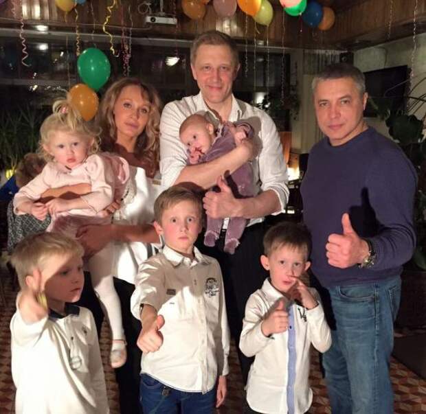 Сергей Горобченко с семьей. Фото: vk.com/panevzorova