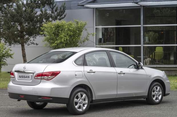 Nissan_Almera-2.jpg