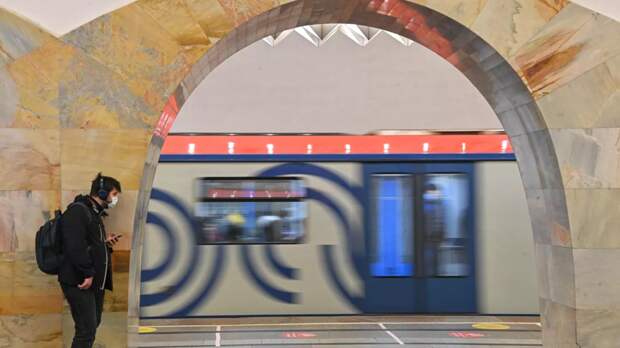 На четырёх станциях метро Москвы отремонтируют путевые стены