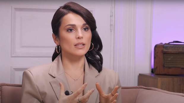 Сати Казанова объяснила, почему планирует скрывать лицо дочери до четырех лет