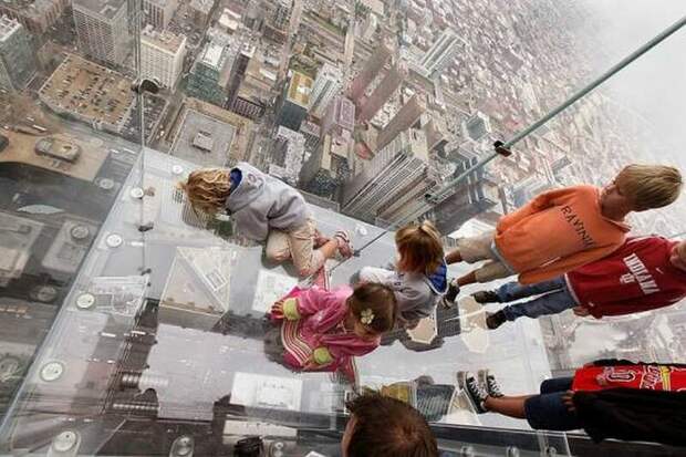 Стеклянный куб LEDGE