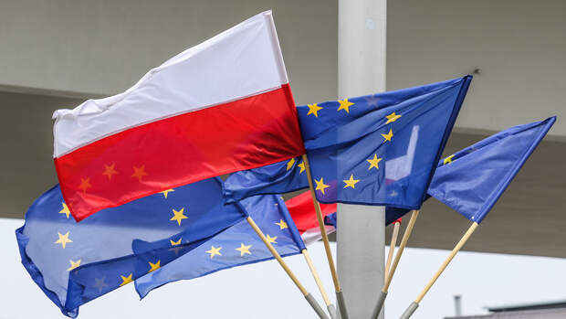 Сикорский: Польша вводит ограничения на передвижение дипломатов РФ по стране