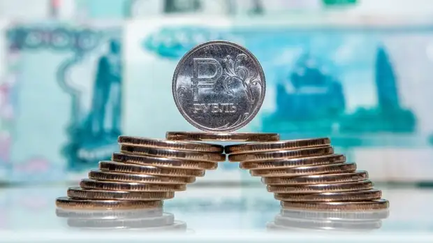 Рубль растёт к доллару и евро