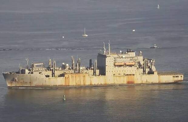 «Тревожная ситуация в ВМС»: в США обсуждают покрытый ржавчиной корабль