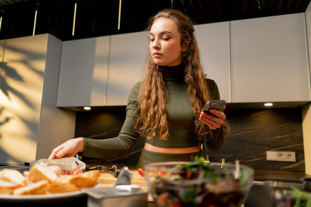 Врач призвал ужинать в определенное время для профилактики проблем с сердцем