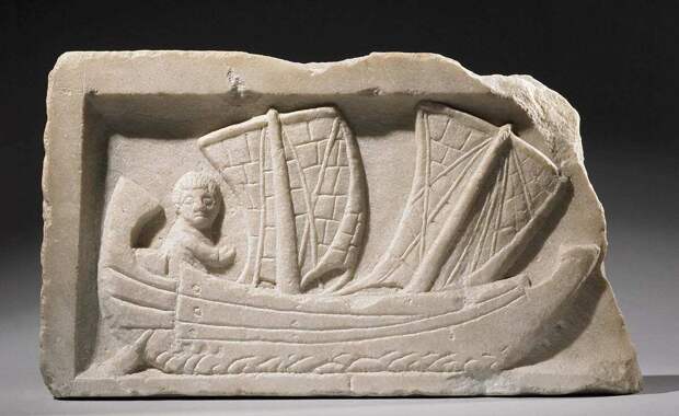 Рельеф с изображением человека, плывущего на Корбите, 200 г. н.э., Британский музей, Лондон.
