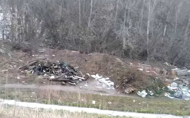 Разлив Оки приблизился к стихийной свалке вдоль Северной окружной в Рязани