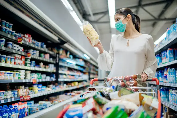 Ритейлеры начали делать запасы продуктов на случай повышенного спроса