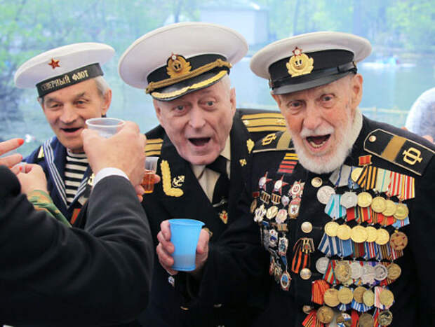 http://www.aif.ru/pictures/201205/veterany-520.jpg