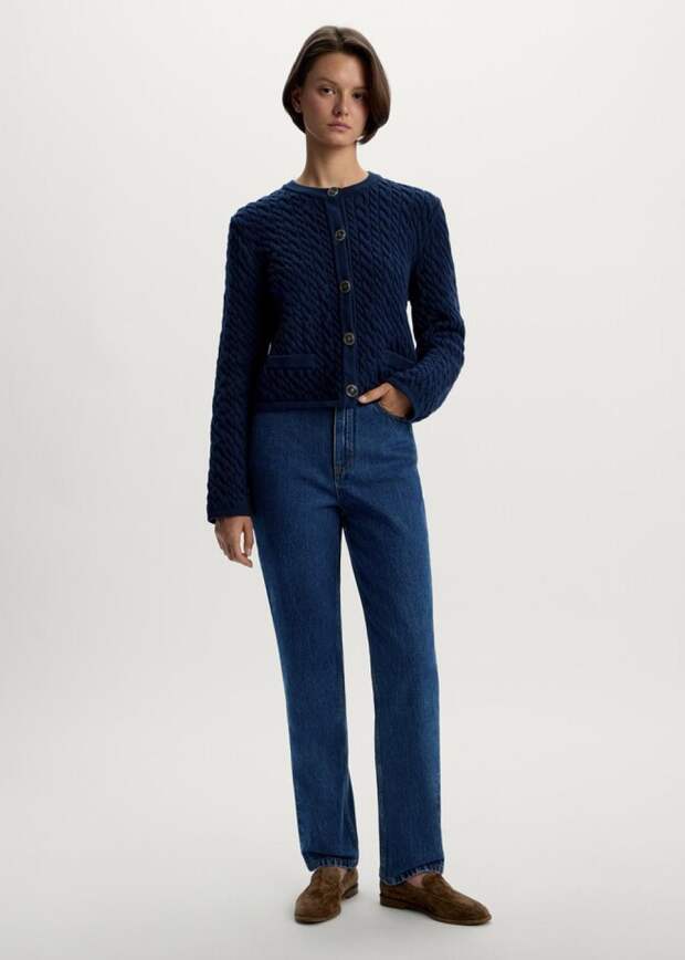 Джинсы Mom 211, 12Storeez, 15 000 руб. (12storeez.com)