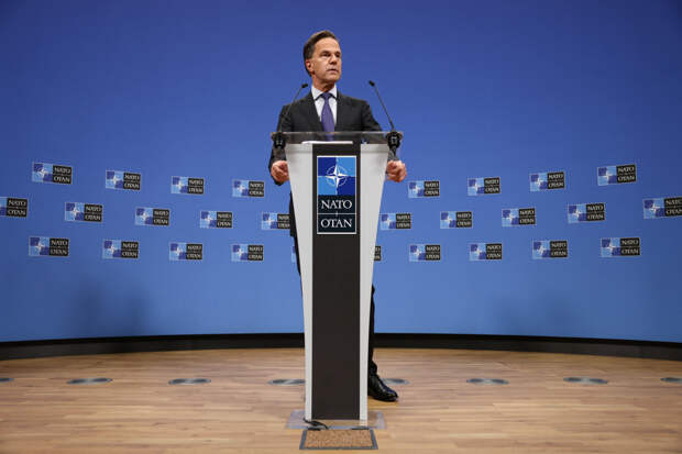 Генсек НАТО ответил на предложение Макрона о переговорах с Россией