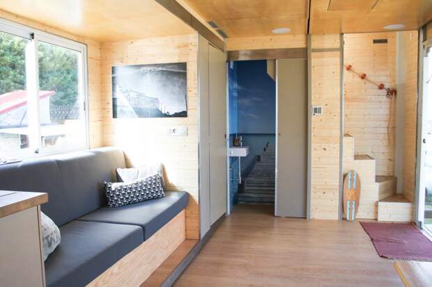 Truck Surf Hotel. Двухэтажный дом на колесах