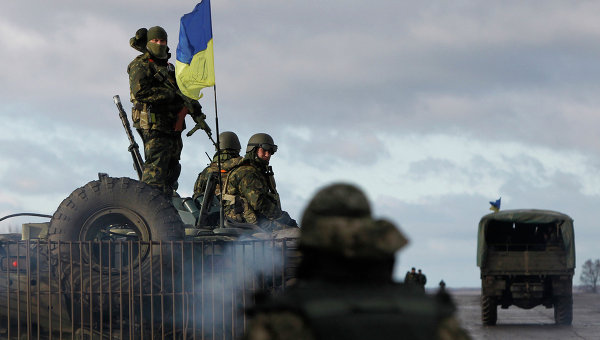 Солдаты украинской армии возле Краматорска, Донецкая область. Архивное фото Солдаты украинской армии возле Краматорска, Донецкая область. Архивное фото