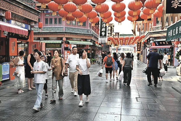 Китайский квартал в китайском городе. Ужасно красиво, но реальная жизнь, к сожалению, выглядит по-другому - как обычный современный мегаполис.