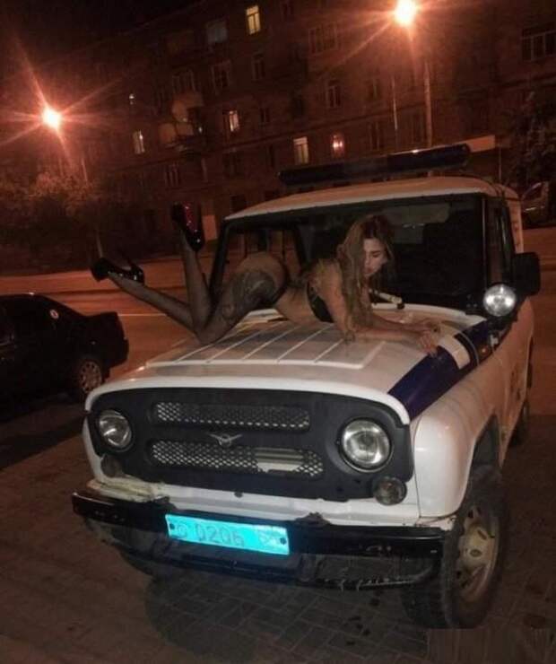 Анекдоты, соц-сети и картинки с надписями