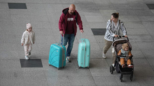 В России заработали новые правила для выезда за рубеж с детьми до 14 лет