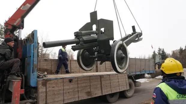 Из парка Победы в Кемерове вывезли всю военную технику