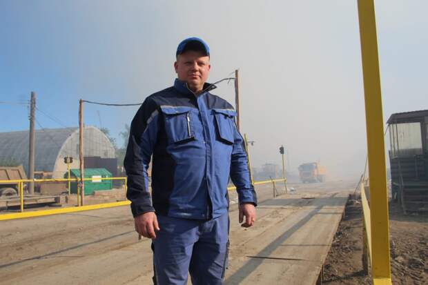 Опубликованы фото людей, тушивших свалку в Рязани