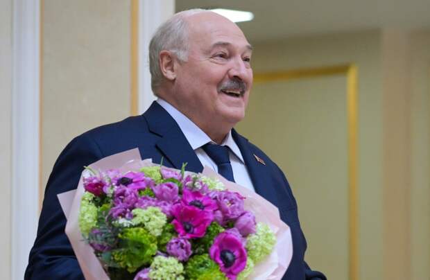 Лукашенко порассуждал о совершенстве белорусской женщины