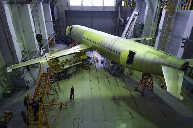 Статические испытания самолета SSJ New завершат в 2025 году в Новосибирске