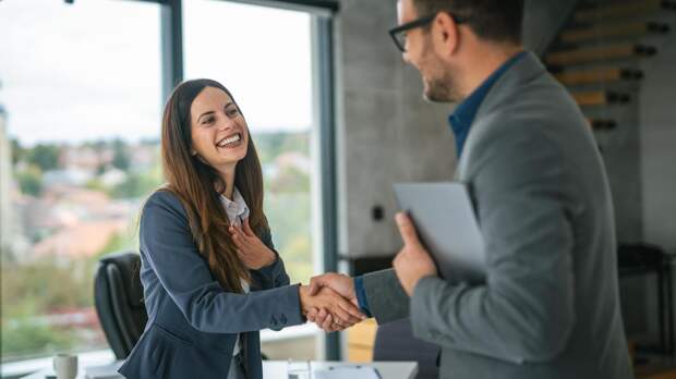 Как правильно здороваться и прощаться с коллегами?