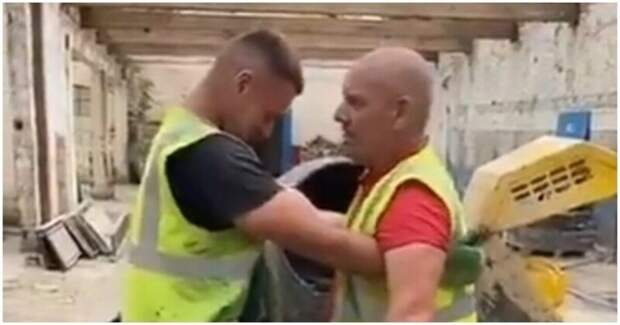 Попробуй подними: забавный розыгрыш рабочего