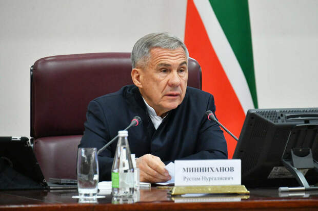 Раис РТ поручил усилить контроль за уборкой снега с крыш и подготовиться к паводкам