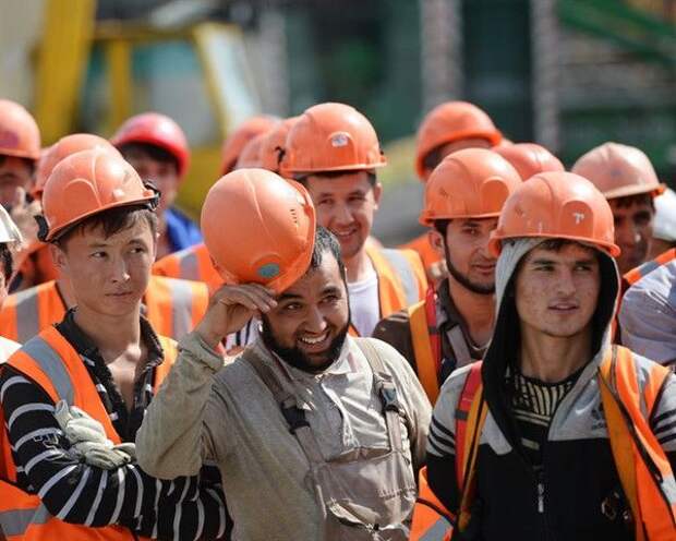 Лавочка закрывается: регионы наконец-то получили право увольнять мигрантов