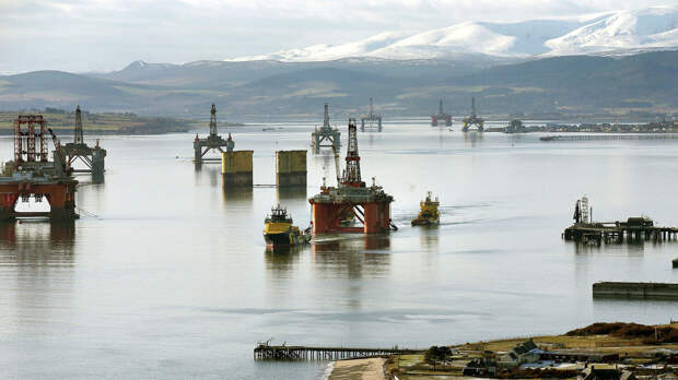 Нефтяные платформы у берегов Шотландии в Северном море - РИА Новости, 1920, 19.07.2021