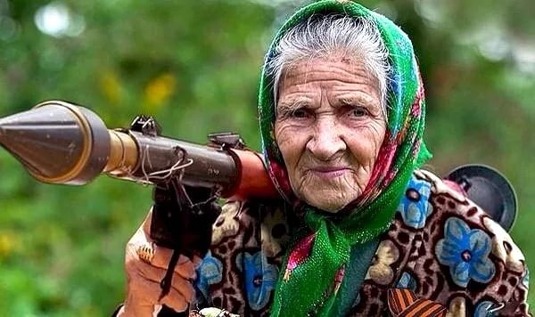 Пошла баба в огород и нашла гранатомет