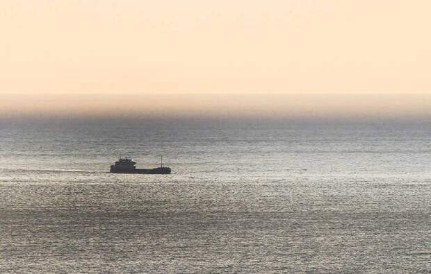 Украинский военный корабль сумел обойти закрытые РФ зоны в Азовском море
