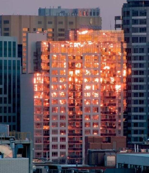 Отражения, создающие интересные эффекты (22 фото)