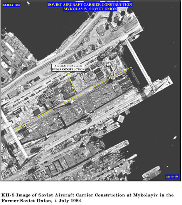 Спутниковые фотографии постройки корабля " Адмирал Кузнецов" просочились в Jane's Defense Weekly в 1985 году