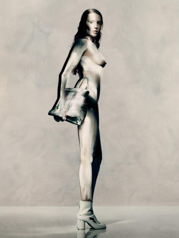 Майли Сайрус стала лицом бренда Maison Margiela Майли Сайрус стала лицом бренда Maison Margiela