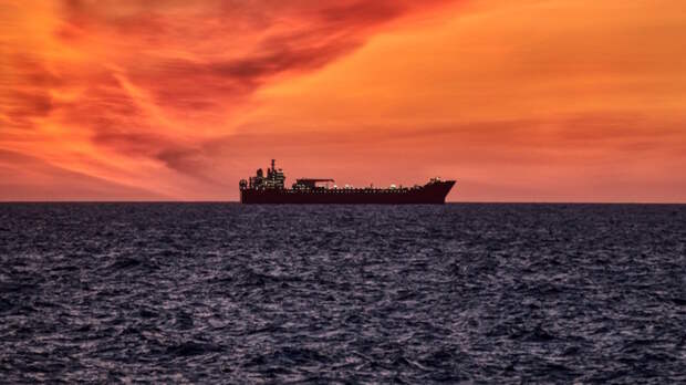 Шедший из России танкер Altura с нефтью атакован у берегов Турции, на судне произошел взрыв