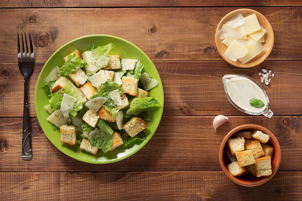 Классический салат Цезарь — рецепт