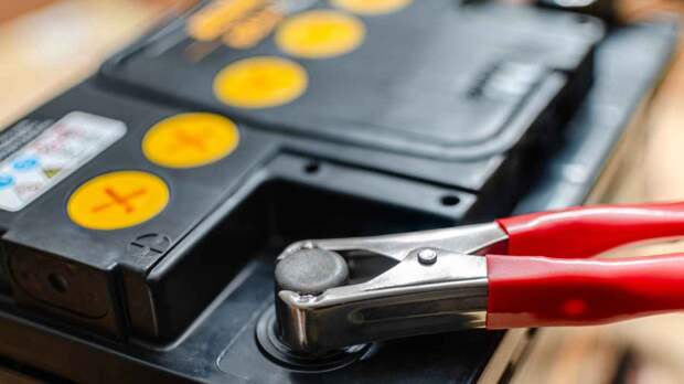 Как защитить автомобильный аккумулятор от морозов