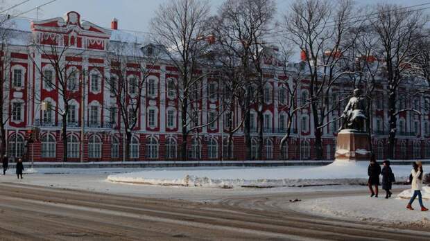 Студентам СПбГУ из Казахстана разрешили перенести экзамены
