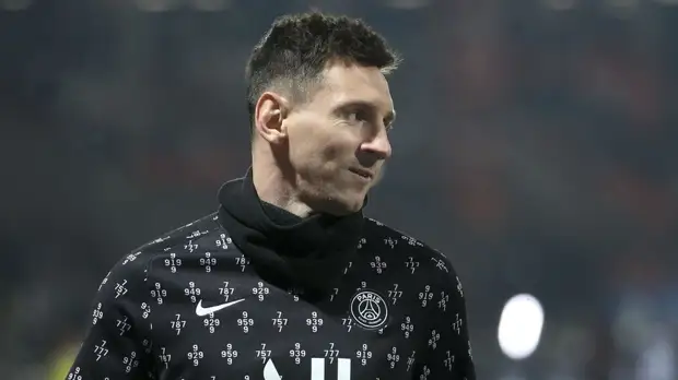 Месси назвал Каррагера ослом, в ответ тот признался Лионелю в любви