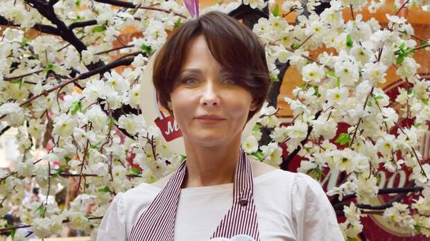 Екатерина Стриженова, Дарья Повереннова и другие звезды приняли участие в акции в ГУМе