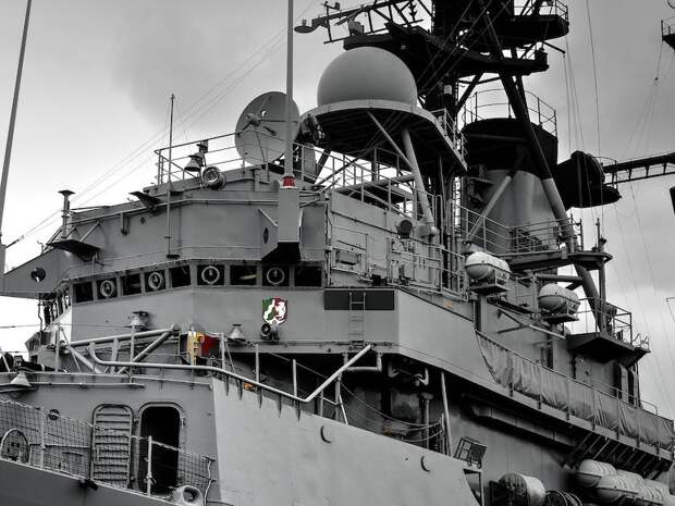 Мёдом намазано: американский эсминец вновь вошел в Черное море