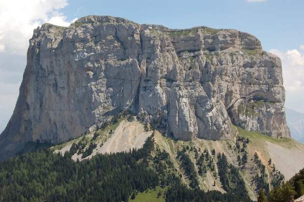 Одинокая вершина Mont Aiguille горы, франция, природа,