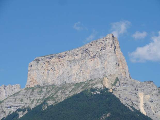 Одинокая вершина Mont Aiguille горы, франция, природа,