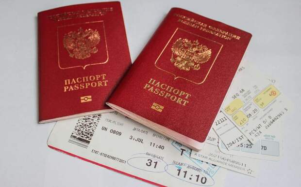Туроператоры назвали причину изъятия паспортов у российских туристов на границе