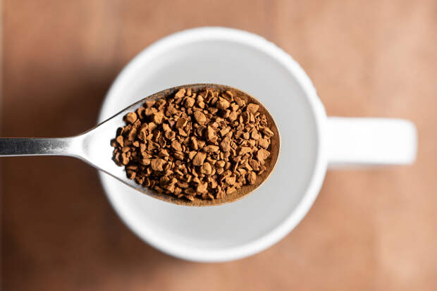 Daily Mirror: утренний кофе без стакана воды может вызвать головную боль