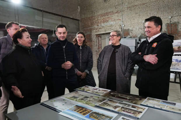 Губернатор Воробьев оценил ход реконструкции культурного центра "Октябрь"